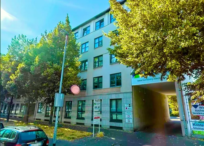 Neuwertige Wohnung In Top Lage Incl. Parkplatz